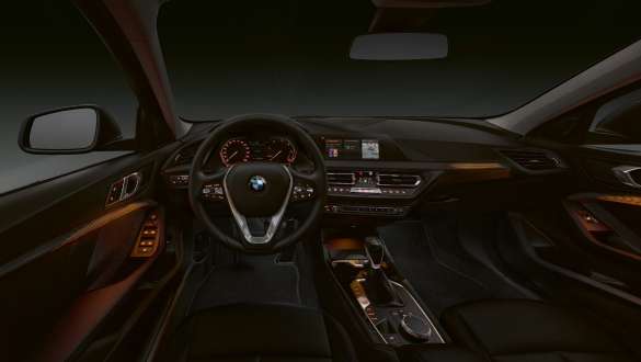 Inserts de décoration Illuminated Berlin F40. BMW Série 1, Modèle Sport, avec inserts de décoration Illuminated Berlin F40.