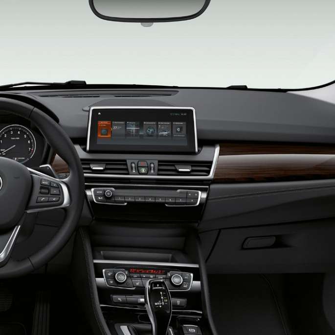 Poste de conduite de la BMW Série 2 Active Tourer, Modèle Luxury Poste de conduite de la BMW Série 2 Active Tourer, Modèle Luxury, 225i xDrive F45 2018