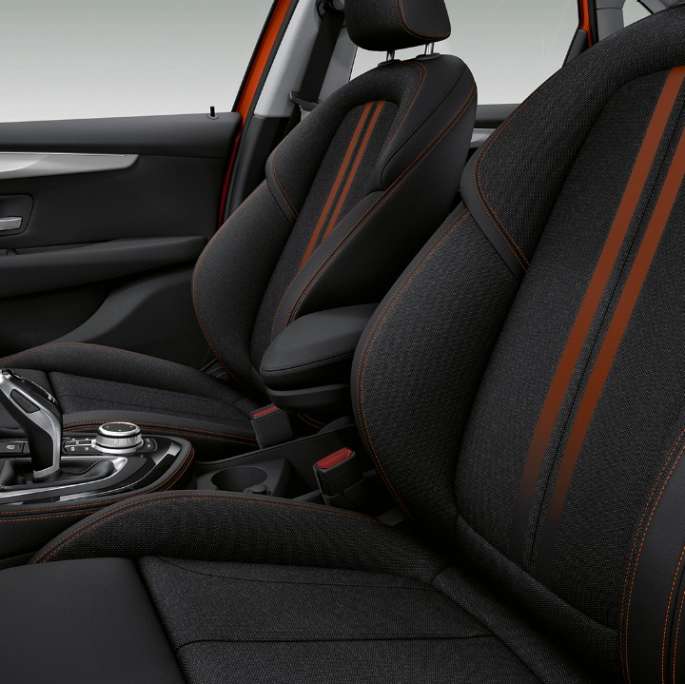 Sièges sport de la BMW Série 2 Active Tourer, Modèle Sport Sièges sport de la BMW Série 2 Active Tourer, Modèle Sport, 220i xDrive F45 2018 intérieur