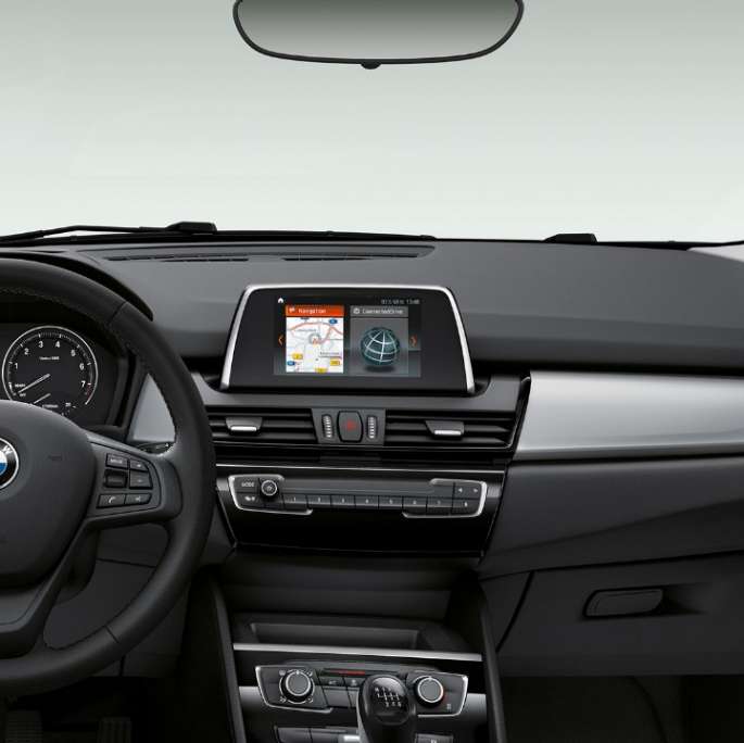 Poste de conduite de la BMW Série 2 Active Tourer Modèle Advantage Poste de conduite de la BMW Série 2 218i F45 2018
