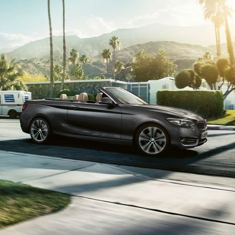 BMW Série 2 Cabrio en mouvement, vue de profil F23 BMW Série 2 Cabrio en mouvement, vue de profil F23