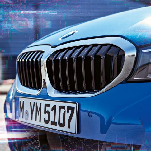 BMW Série 3 Berline, doubles naseaux. G20 Gros plan de profil des doubles naseaux de la BMW Série 3 Berline. G20