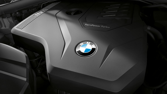 BMW Série 3 Berline, moteur essence 4 cylindres BMW TwinPower Turbo. Détail du moteur essence 4 cylindres BMW TwinPower Turbo de la BMW Série 3 Berline.