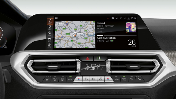 BMW Série 3 Berline, système d’exploitation BMW 7.0 Gros plan frontal de l’affichage du poste de conduite de la BMW Série 3 Berline avec Système d’exploitation BMW 7.0.