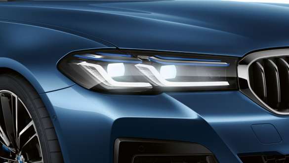 BMW Laserlight de la BMW Série 5 Berline G30 BMW Laserlight de la BMW Série 5 Berline G30 restylage 2020 en Phytonicblau, vue en gros plan avant