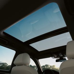 Toit translucide panoramique de la BMW Série 5 Touring G31 Toit translucide panoramique de la BMW Série 5 Touring G31 restylage 2020 Sophistograu, intérieur