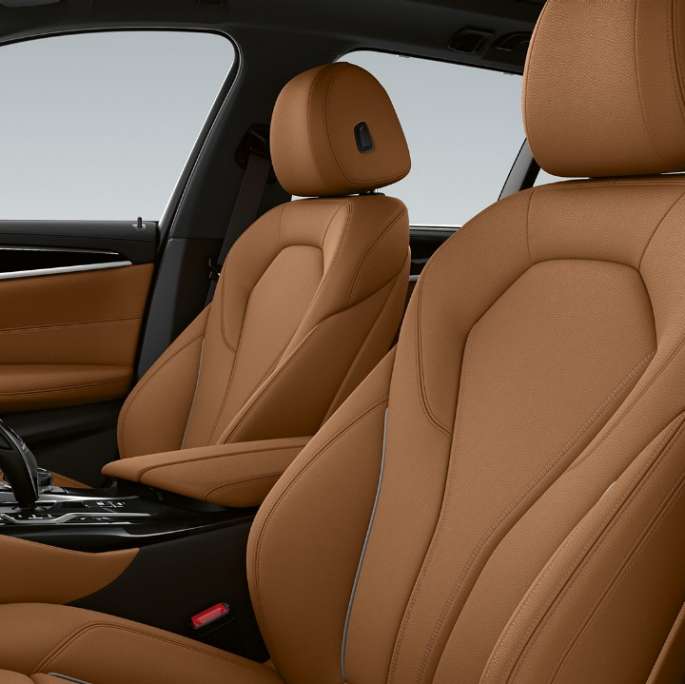 Garnissage de la BMW Série 5 Touring G31 Kit M Sport Garnissage en cuir Dakota Cognac avec surpiqûre exclusive et passepoil contrasté de la BMW Série 5 Touring 530e G31 2020 Kit M Sport, intérieur