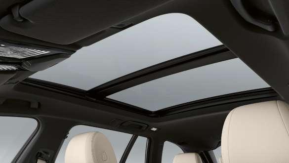 Toit translucide panoramique de la BMW Série 5 Touring G31 Toit translucide panoramique de la BMW Série 5 Touring G31 restylage 2020, intérieur