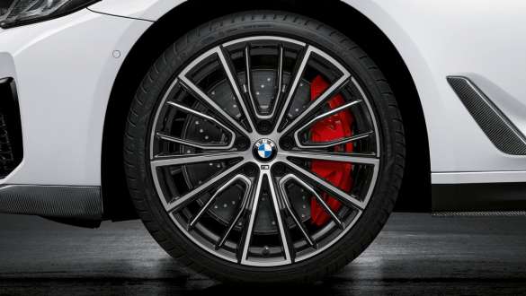 Jantes BMW M Performance 20" forgées à multirayons 732 m, bicolores de la BMW Série 5 Touring G31 Jantes BMW M 20" forgées en alliage léger, à multirayons 732 M, en exécution bicolore de la BMW Série 5 Touring G31, restylage 2020
