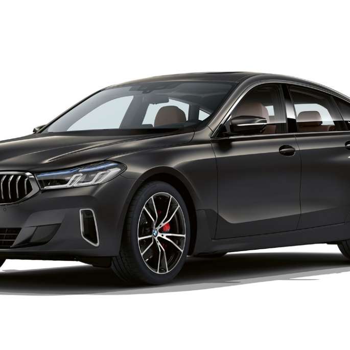 Modèle Luxury de la BMW Série 6 Gran Turismo G32 2020 BMW Série 6 Gran Turismo G32 640d xDrive Modèle Luxury en Davitgrau, vue de trois quarts avant
