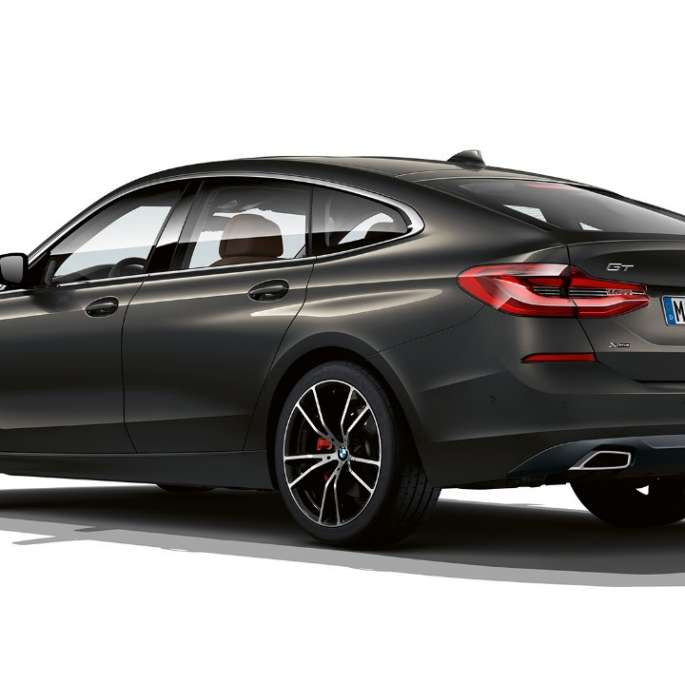 Modèle Luxury de la BMW Série 6 Gran Turismo G32 2020, arrière Modèle Luxury BMW Série 6 Gran Turismo G32 vue de trois quarts avant