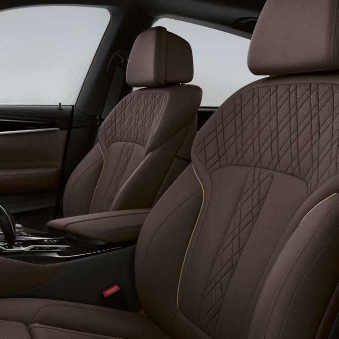 Garnissage de la BMW Série 6 Gran Turismo Modèle Luxury G32 2020 Garnissage en cuir exclusif Nappa Mokka de la BMW Série 6 Gran Turismo G32 640d xDrive 2020 Modèle Luxury, habitacle