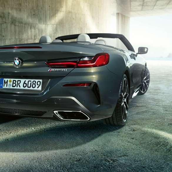 BMW M850i xDrive Dravitgrau metallic, vue de trois quarts arrière droite G14 BMW M850i xDrive Dravitgrau metallic, vue de trois quarts arrière droite G14.