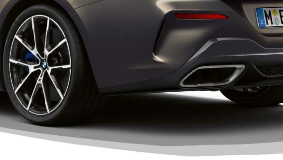 BMW M850i xDrive Dravitgrau metallic, vue de derrière, différentiel M sport G14. BMW M850i xDrive Dravitgrau metallic, vue de derrière, différentiel M sport G14.