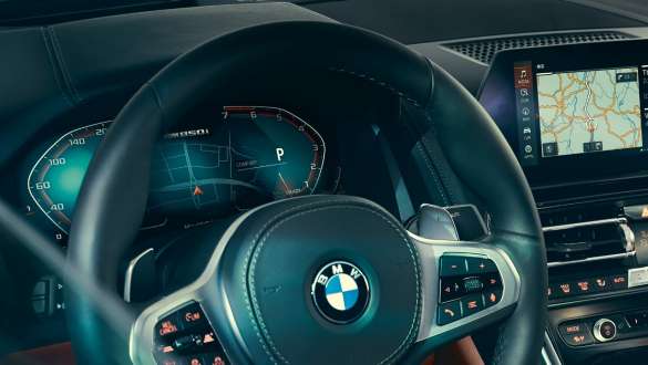 Affichage des instruments G15. BMW Série 8 Coupé, poste de conduite, volant avec affichage des instruments G15.
