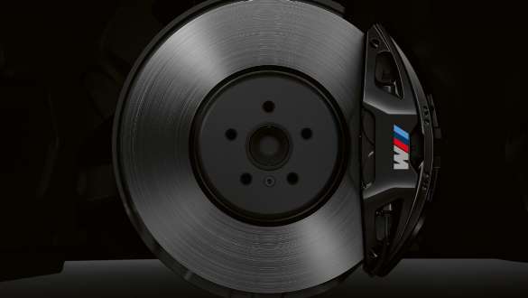 Freins M sport G15. BMW Série 8 Coupé, vue latérale du disque de frein, freins M sport bleus G15.
