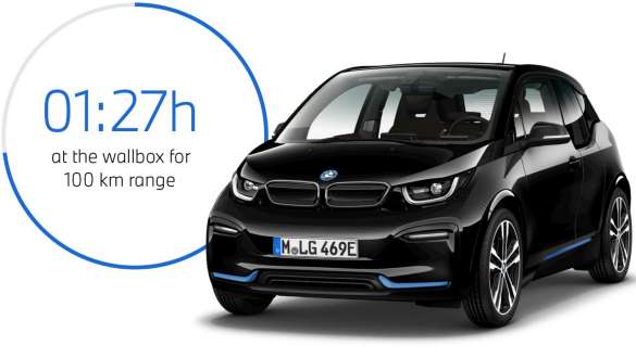 BMW i3s I01 en Fluid Black avec accent BMW i Blau vue de trois quarts avant BMW i3s I01 en Fluid Black avec accent BMW i Blau vue de trois quarts avant
