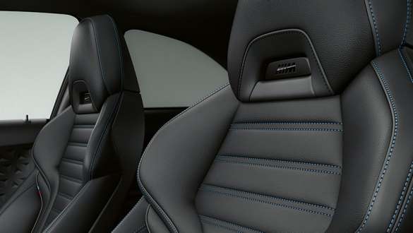 Design arrière BMW M240i xDrive Coupé G42 2021 BMW M240i xDrive Coupé G42 2021 Black Sapphire metallic design arrière