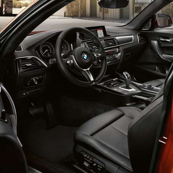 Poste de conduite, BMW M240i Coupé F22 Poste de conduite BMW M240i Coupé F22 2017 Sunset Orange metallic, habitacle