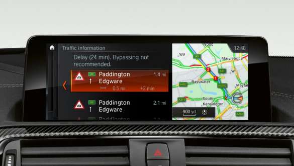 Real Time Traffic Information voitures M BMW Série 2 Coupé F87 Real Time Traffic Information voitures M BMW Série 2 Coupé F87 2018 vue de l’habitacle en gros plan