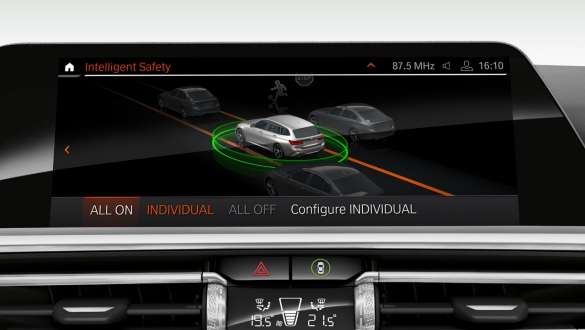 Crossroads Assistant G21 Le Crossroads Assistant de la BMW M340i xDrive Touring et de la BMW M340d xDrive Touring G21