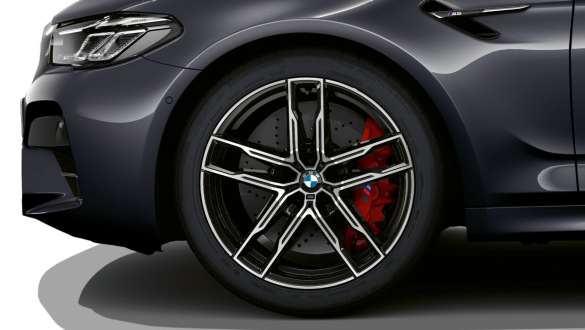 Jantes BMW M 20" en alliage léger, à doubles rayons 810 M, exécution bicolor de la BMW M5 F90 2020 Jantes BMW M 20" en alliage léger, à doubles rayons 810 M, exécution bicolor de la BMW M5 F90 LCI restylage 2020 Brands Hatch Grau metallic, vue en gros plan de la jante