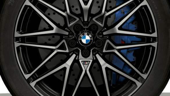 Freins M composites de la BMW X6 M Competition F96 Freins M composites de la BMW X6 M Competition F96 2020 SUV, vue en gros plan