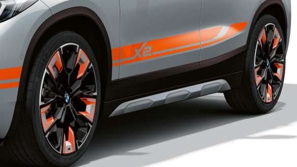 Bas de caisse de la BMW X2 F39 Bas de caisse de la BMW X2 2020 F39 Brooklyn Grau, vue de trois quarts de profil
