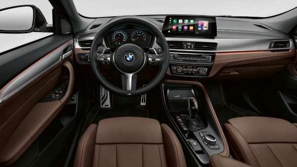 Poste de conduite de la BMW X2 F39 Active Cruise Control avec fonction Stop&Go de la BMW X2 2020 F39 intérieur, poste de conduite