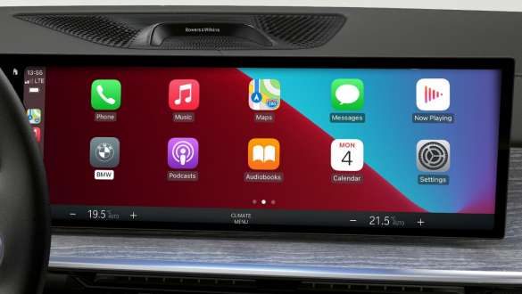 Intégration smartphone gros plan Control Display BMW X7 G07 LCI Intégration smartphone gros plan Control Display BMW X7 G07 LCI