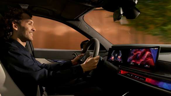 Volant chauffant BMW Fonctions supplémentaires Fonctions qui peuvent être souscrites ultérieurement BMW Volant chauffant poste de conduite avec volant et Curved Display