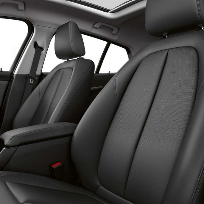 Zetels in leder Dakota Schwarz. BMW 1 Reeks Model Advantage, interieur met zetels in leder Dakota Schwarz.