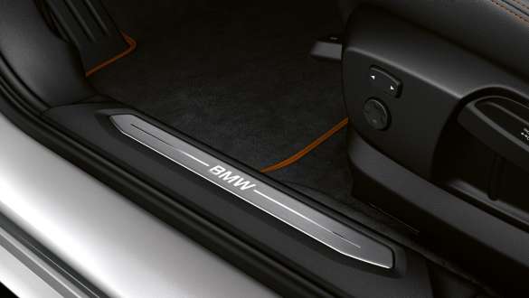Deurdrempel. Deurdrempel van de BMW 1 Reeks Model Sport.