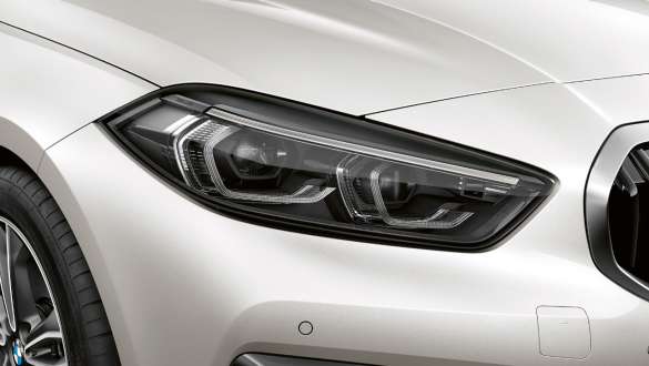 LED Headlights F40. LED Headlights van de BMW 1 Reeks Model Sport in Mineralweiß metallic F40.