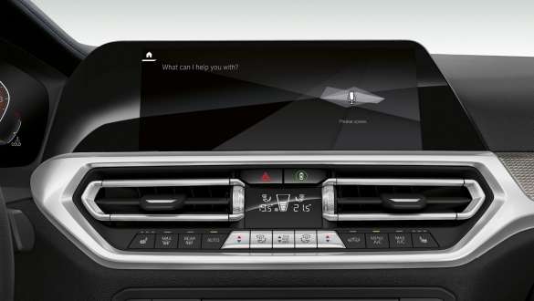 BMW 3 Reeks Berline, BMW Intelligent Personal Assistant. Frontale close-up van het Cockpit Display van de BMW 3 Reeks Berline met BMW Intelligent Personal Assistant.