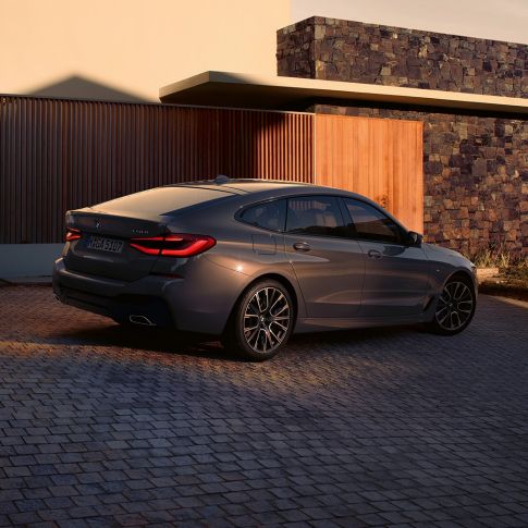 Design achterkant BMW 6 Reeks Gran Turismo G32 2020 Design achterkant BMW 6 Reeks Gran Turismo 640i xDrive G32 2020 Berninagrau achteraanzicht
