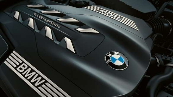 BMW TwinPower Turbo V8-benzinemotor BMW 7 Reeks: close-up van de BMW TwinPower Turbo V8-benzinemotor