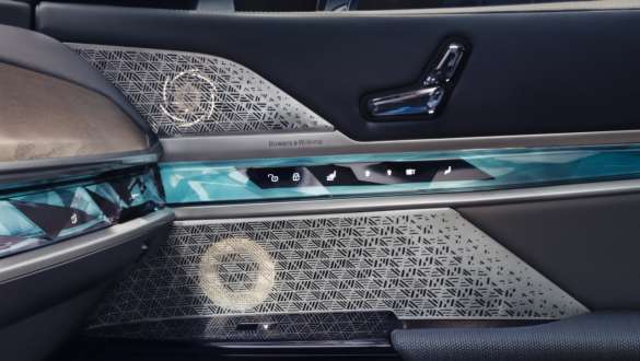 Bowers & Wilkins BMW i7 G70 Bowers & Wilkins luidsprekers in deur BMW i7 G70
