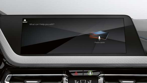 BMW Intelligent Personal Assistant F40. BMW M135i xDrive met BMW Intelligent Personal Assistant F40.