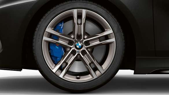 M sportremmen F40. BMW M135i xDrive mit M sportremmen F40.
