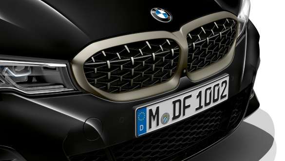 Mild Hybrid-technologie BMW M340i xDrive Berline G20 2020 BMW M340i xDrive Berline G20 2020 Saphirschwarz metallic Mild Hybrid-technologie voorkant close-up