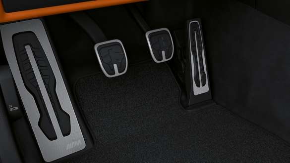 Geïntegreerd M specifiek remsysteem BMW M3 Berline G80 2020 BMW M3 Berline G80 2020 geïntegreerd M specifiek remsysteem pedalen cockpit