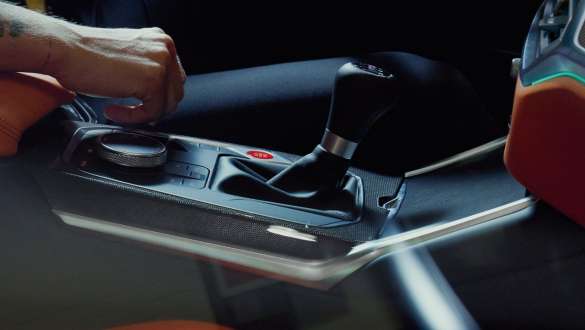 Manuele M versnellingsbak en achterwielaandrijving BMW M3 Berline G80 2020 BMW M3 Berline G80 2020 manuele M 6-versnellingsbak en achterwielaandrijving close-up versnellingspook