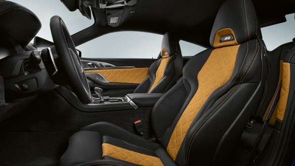 Vollederuitrusting Merino/Alcantara F92. BMW M8 Competition Coupé met vollederuitrusting Merino/Alcantara F92.