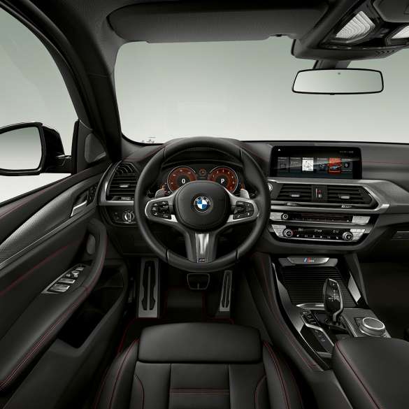 BMW X4 M40i en BMW X4 M40d, cockpit G02. BMW X4 M40i en BMW X4 M40d, interieur, cockpit met lederen M stuur en M sportzetels G02.