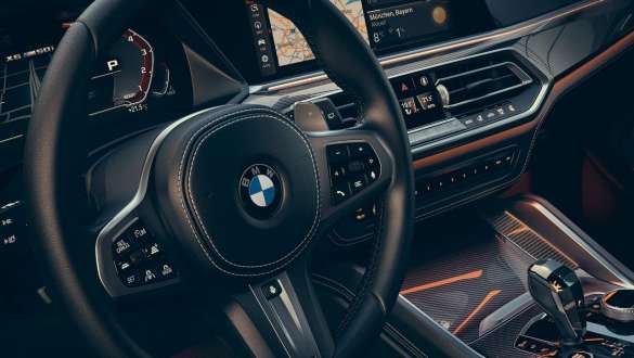 BMW X6 M50i sportversnellingsbak Steptronic G06 BMW X6 M50i G06 2018 SUV sportversnellingsbak Steptronic cockpit lederen M stuur