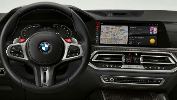 M specifieke instrumentencombi in de BMW X6 M Competition F96 M specifieke instrumentencombi BMW X6 M Competition F96 2020 SUV cockpit