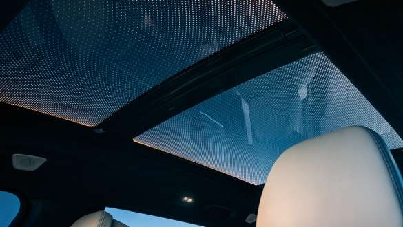 BMW X7 M SUV wagen met panoramisch doorschijnend schuifdak Sky Lounge BMW X7 M SUV wagen, interieur met panoramisch doorschijnend schuifdak Sky Lounge, G07