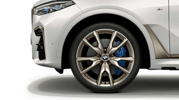 BMW X7 M SUV wagen met BMW M lichtmetalen velgen BMW X7 M SUV wagen met BMW M lichtmetalen velgen, V-spaak 755 M, G07, close-up velg