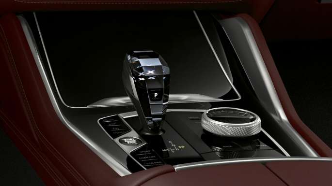 BMW X6 met BMW Individual, middenconsole. BMW X6 interieur met BMW Individual met focus op de middenconsole.